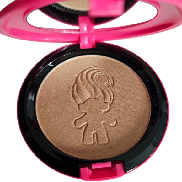 Mac Cosmetics Trolls Beauty Powder Glow Rida Highlighter NIB - Picture 3 of 8